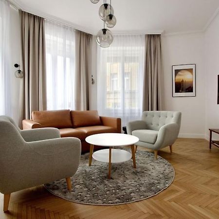 Premium Apartment By Hi - Central 2 Bedroom - Best View Budapest Esterno foto