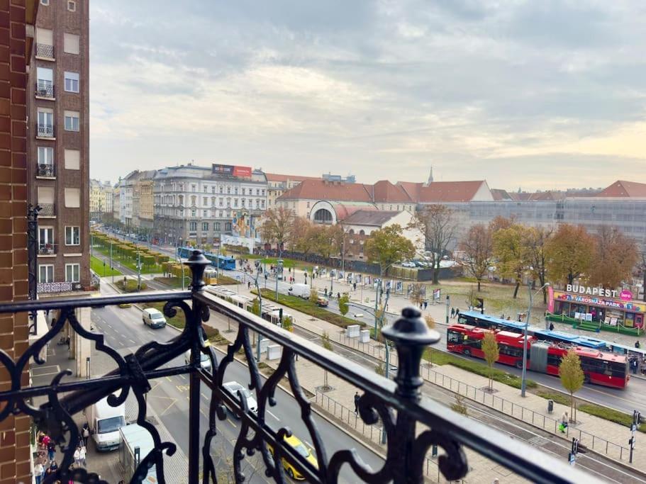 Premium Apartment By Hi - Central 2 Bedroom - Best View Budapest Esterno foto