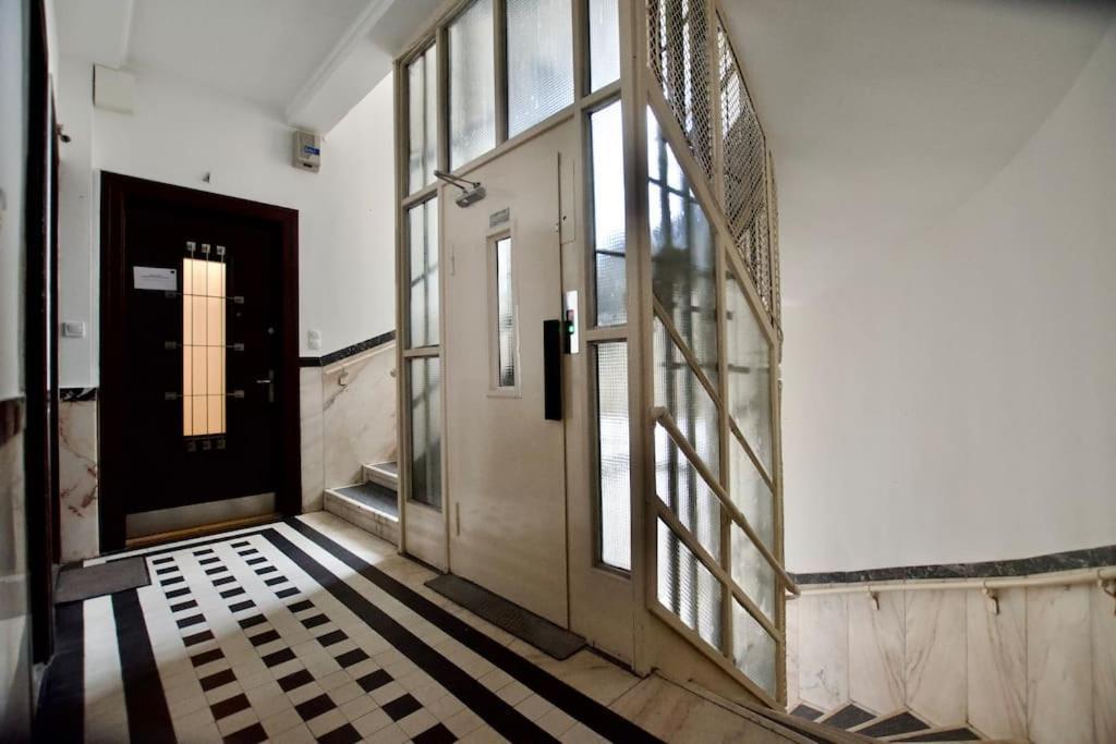 Premium Apartment By Hi - Central 2 Bedroom - Best View Budapest Esterno foto