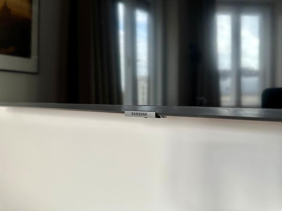 Premium Apartment By Hi - Central 2 Bedroom - Best View Budapest Esterno foto