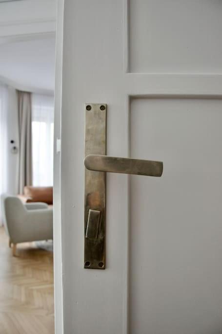 Premium Apartment By Hi - Central 2 Bedroom - Best View Budapest Esterno foto
